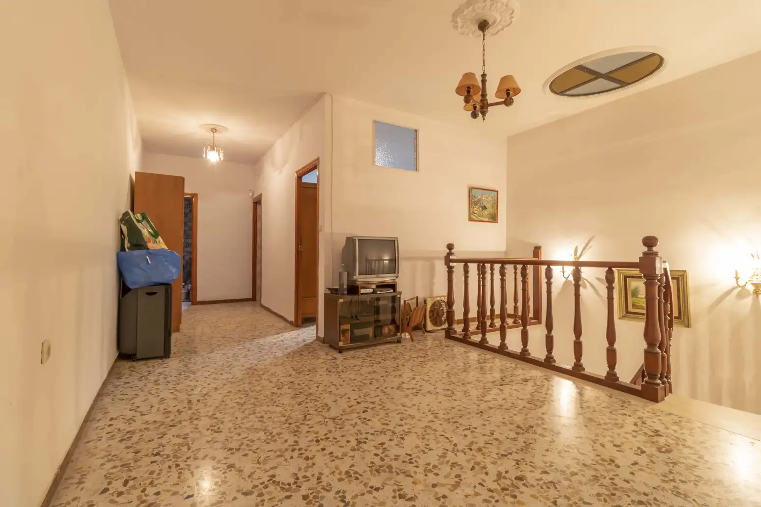 Einfamilien-Reihenhaus zum Verkauf in Brenes mit Terrasse, Möbliert und Balkon