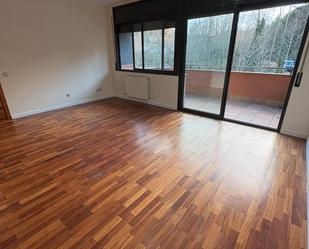 Sala d'estar de Dúplex en venda en Vallgorguina amb Calefacció, Parquet i Terrassa