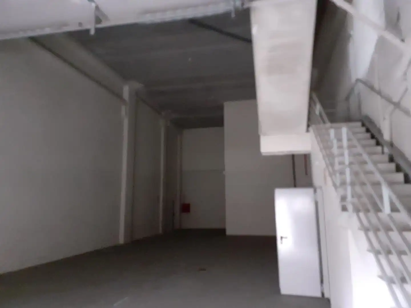Nave industrial en alquiler en Calle de la Resina 57, imagen 3