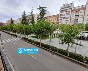 Vista exterior de Dúplex en venda en Calahorra amb Calefacció, Parquet i Terrassa