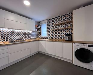 Cuina de Apartament per a compartir en  Valencia Capital amb Aire condicionat i Terrassa