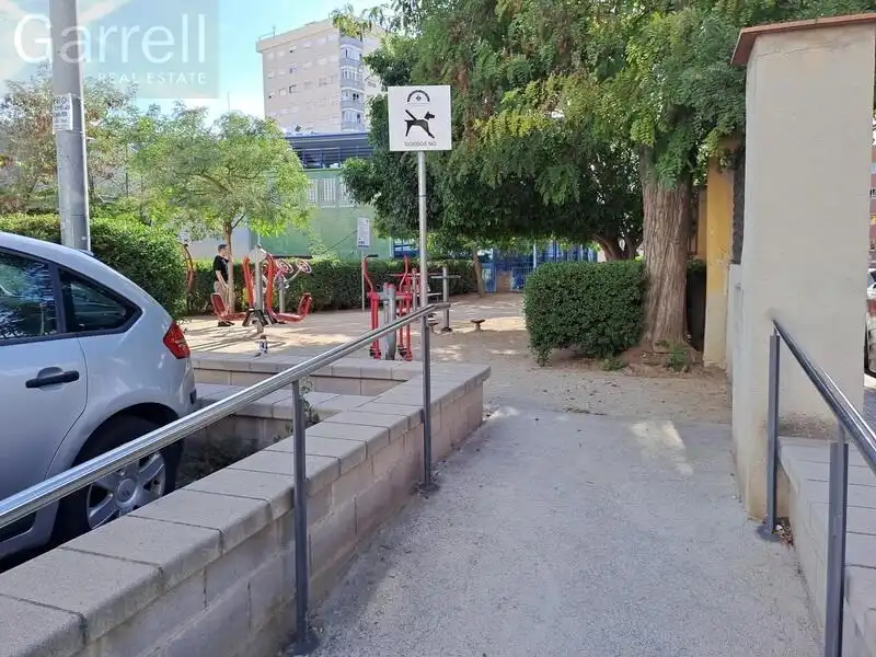 Vista exterior de Residencial en venda en Esplugues de Llobregat