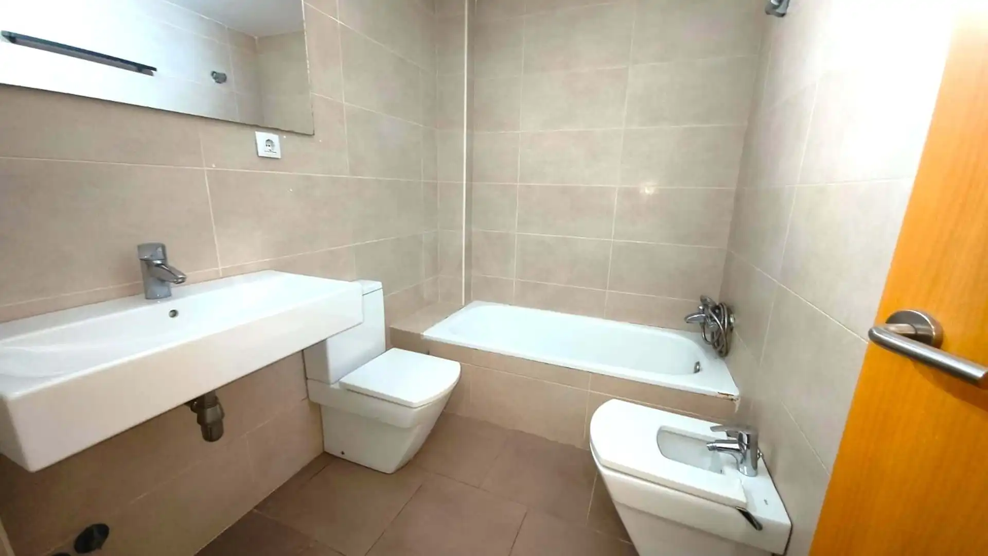 Baño de Ático en venta en Rubí con Calefacción y Terraza