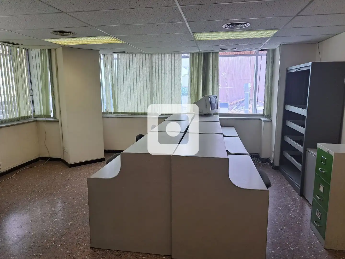 Büro zum Verkauf in Terrassa mit Klimaanlage und Heizung