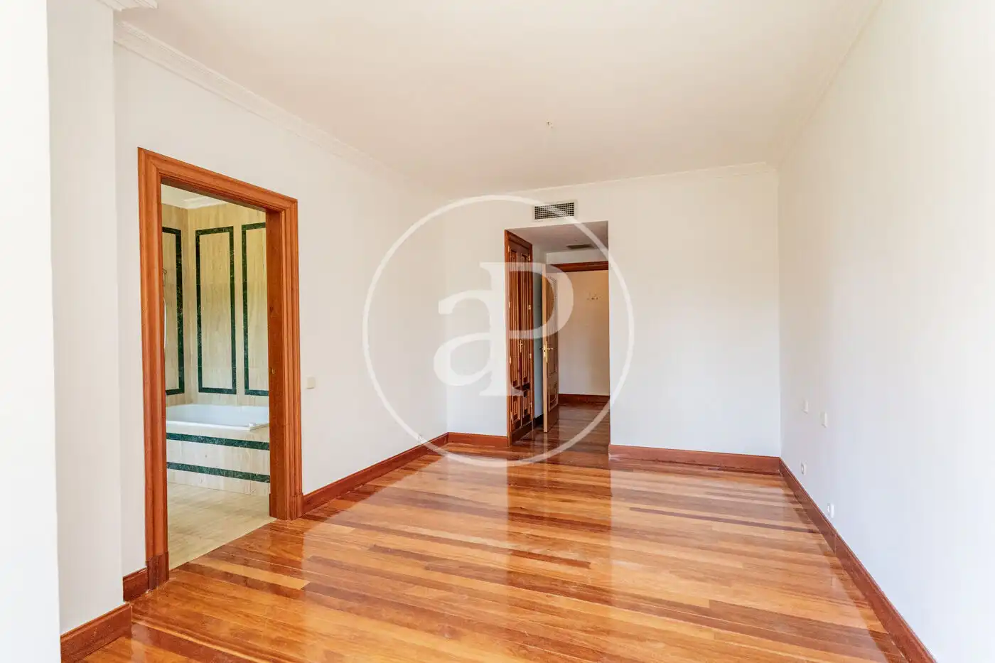 Piso de alquiler en Madrid con Aire acondicionado, Calefacción y Jardín privado