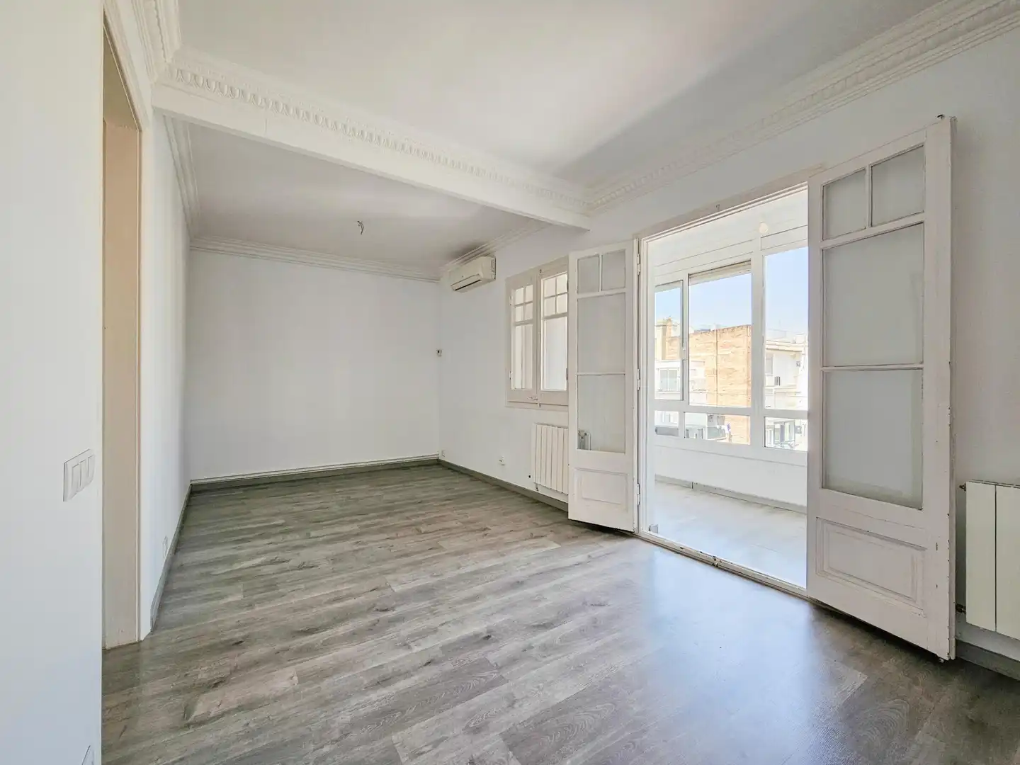 Bedroom of Flat for sale in Barcelona  with Air Conditioner, Heating and Parquet flooring