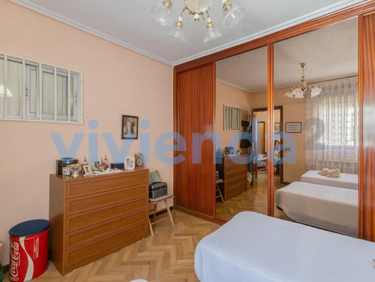 Flat with terrace for sale in Calle Campomanes, imagen 2