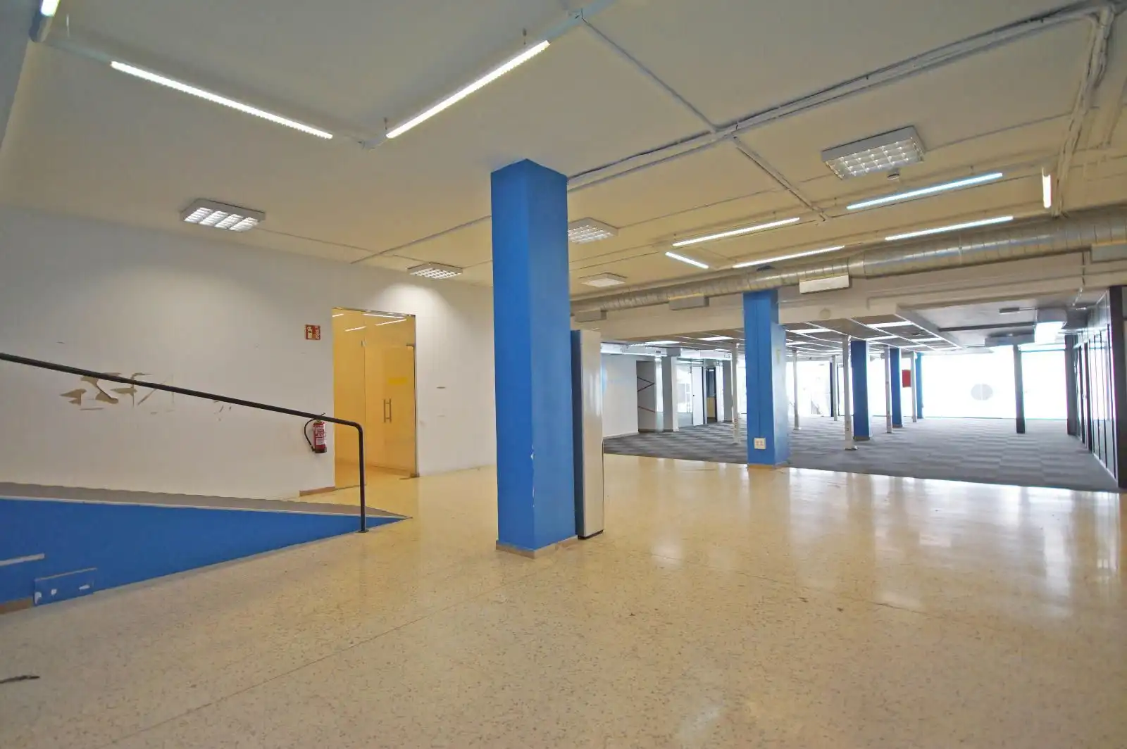Business premises for sale in Calle Pallars 73, imagen 24
