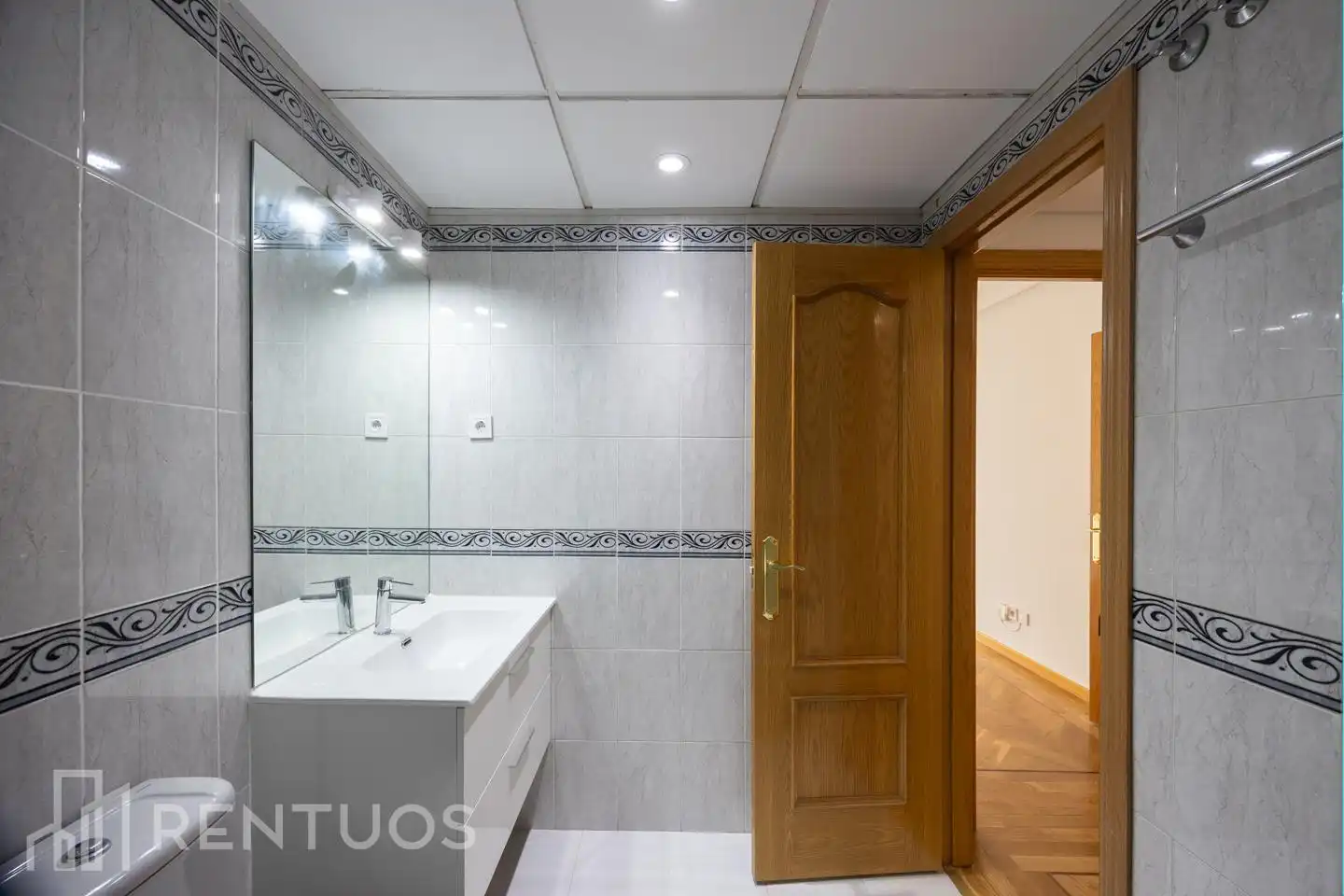 Badezimmer von Wohnung zur Miete in Madrid mit Klimaanlage, Heizung und Parkett