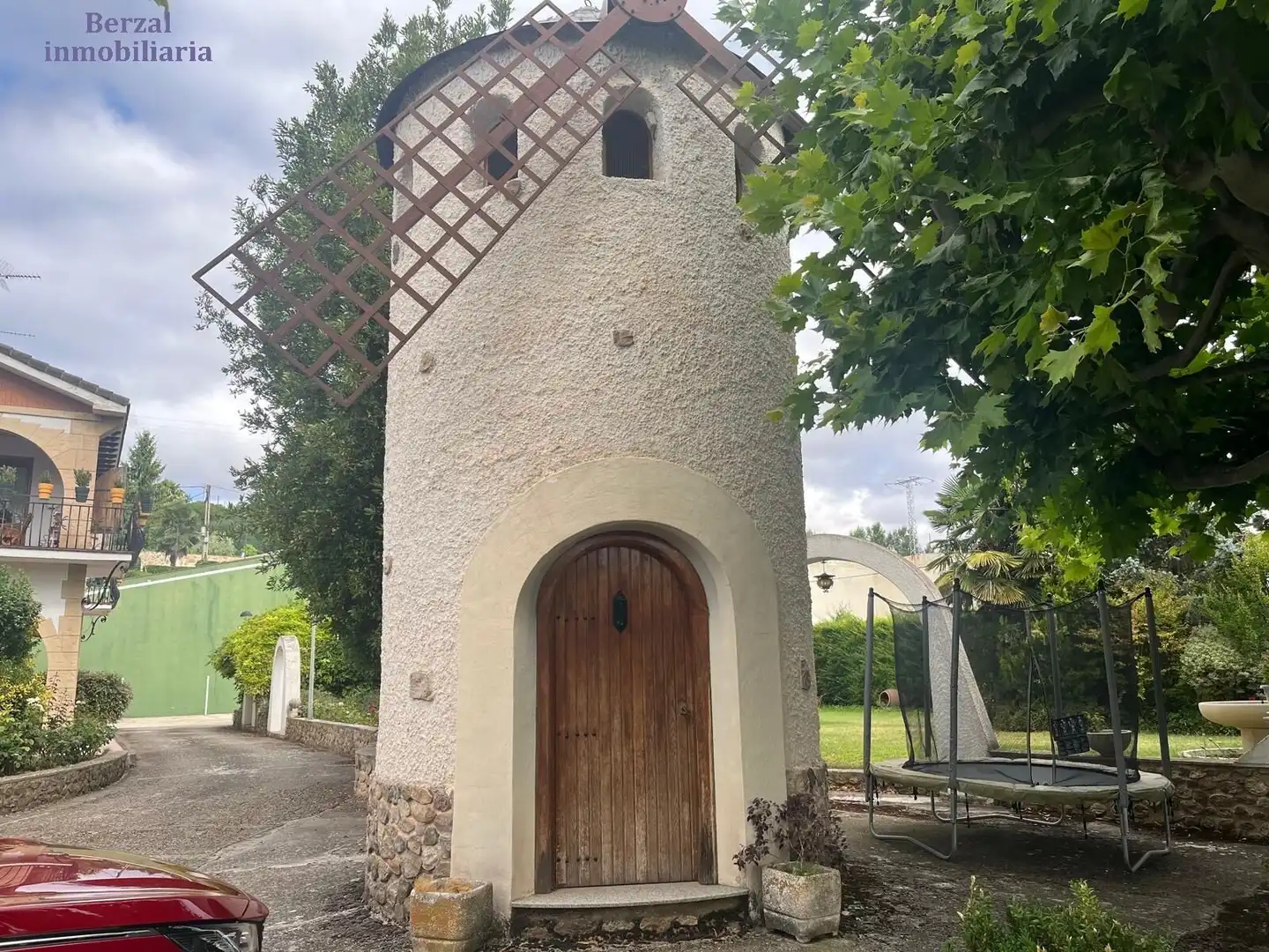 Vista exterior de Casa o xalet en venda en Nalda amb Jardí privat, Terrassa i Traster