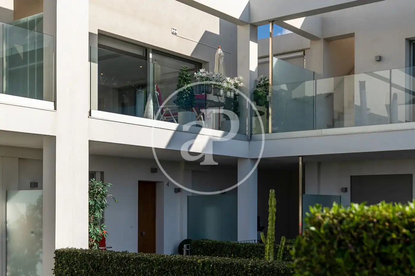 Außenansicht von Einfamilien-Reihenhaus zum Verkauf in  Palma de Mallorca mit Klimaanlage, Heizung und Privatgarten