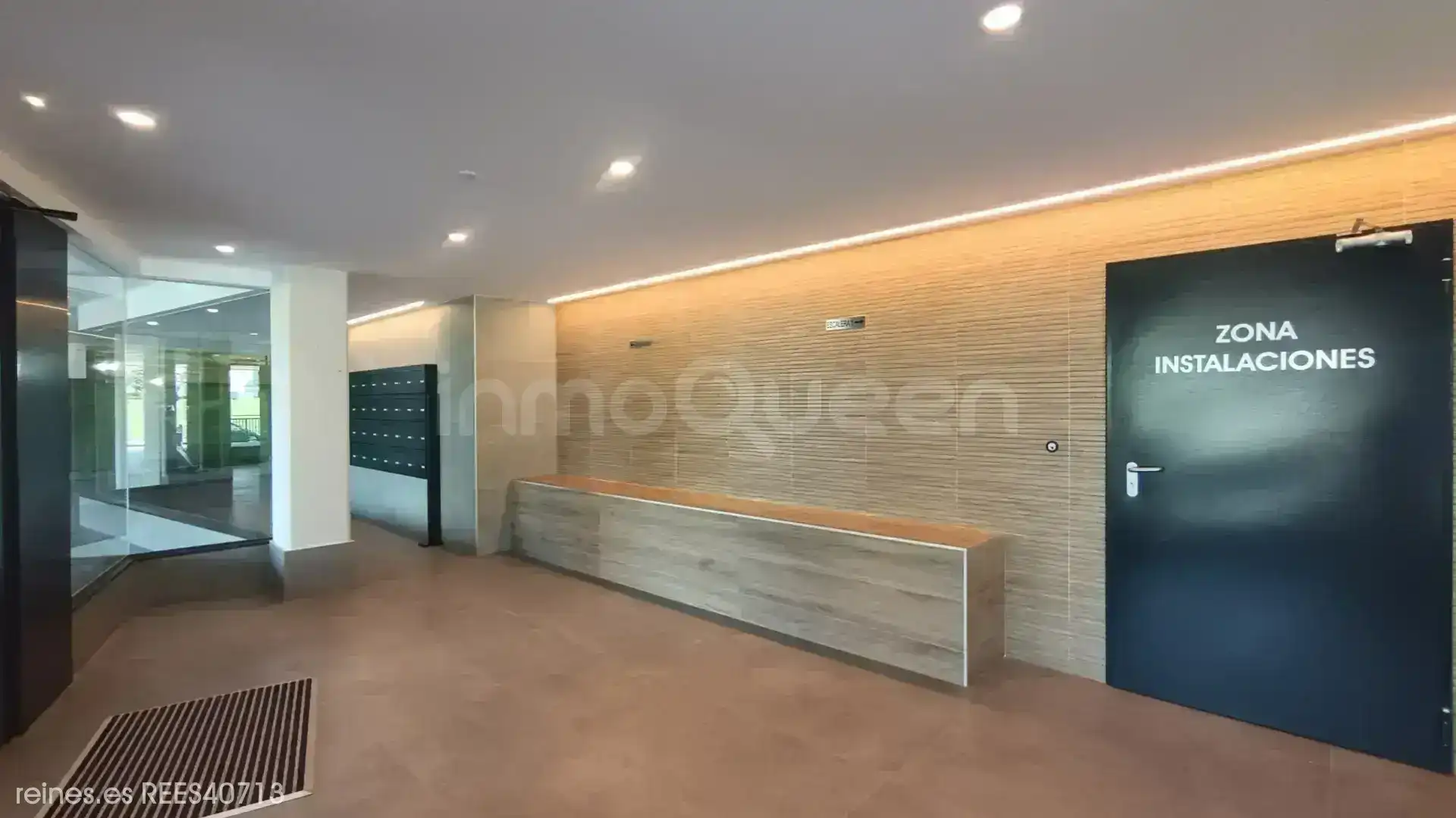 Piso de alquiler en Oviedo  con Calefacción, Terraza y Amueblado