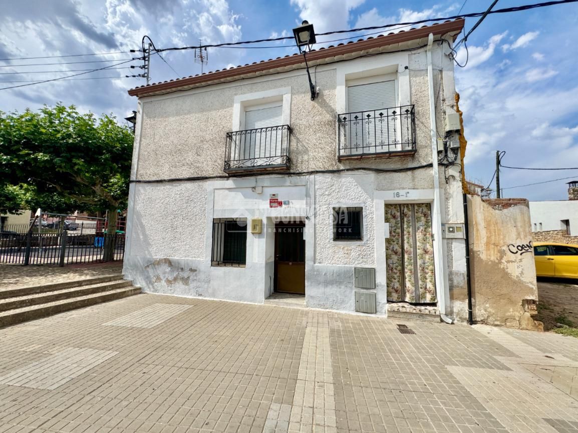 Vista exterior de Pis en venda en Yunquera de Henares amb Balcó