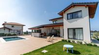 Vista exterior de Casa o xalet en venda en Suances amb Calefacció, Jardí privat i Terrassa