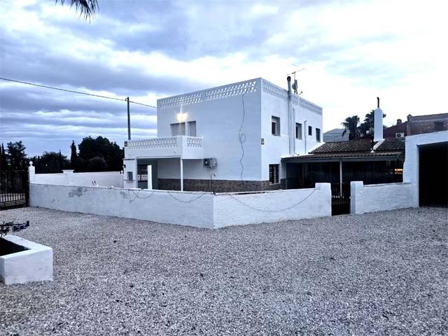 Casa-chalet en Venta en Granja de Rocamora