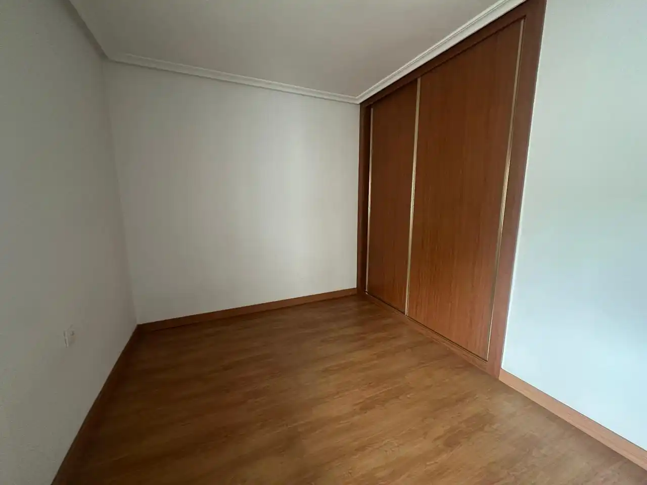 Habitación de Piso en venta en León Capital  con Calefacción, Parquet y Terraza