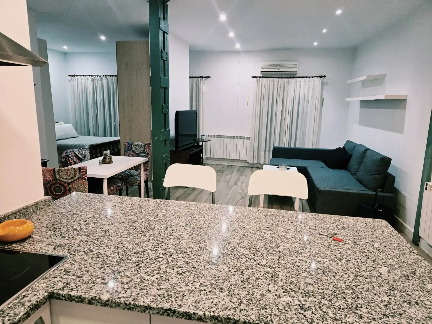 Küche von Loft zur Miete in Madrid mit Klimaanlage und Möbliert