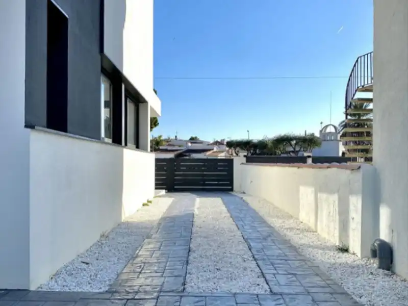 Casa amb piscina en venda a N/A, imagen 4