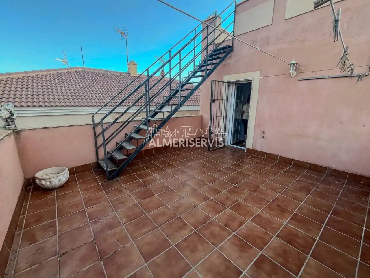 Terrassa de Casa o xalet en venda en Roquetas de Mar amb Aire condicionat i Moblat