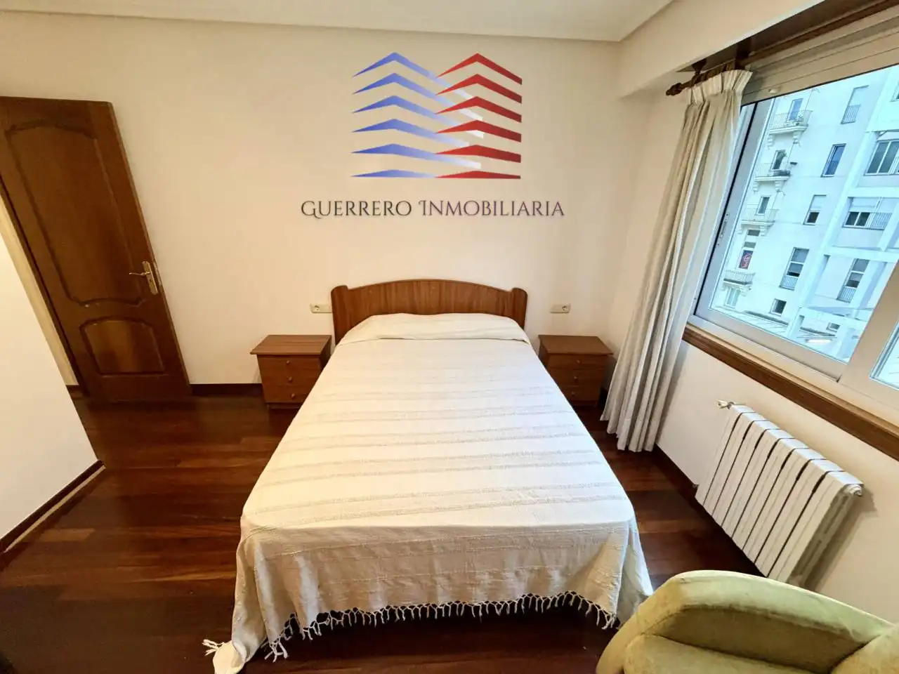 Habitación de Apartamento de alquiler en Ourense Capital  con Calefacción, Parquet y Trastero