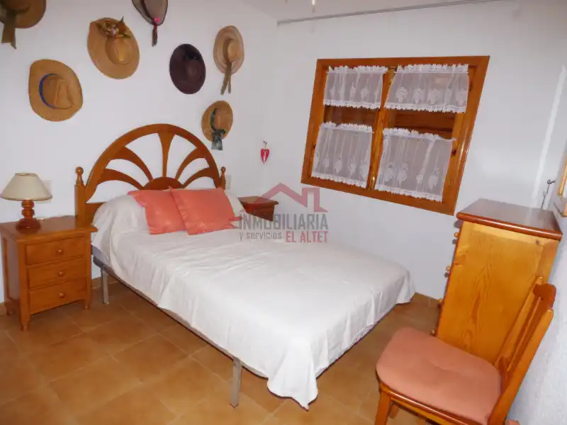 Apartments for rent in Calle Málaga, Los Arenales del Sol