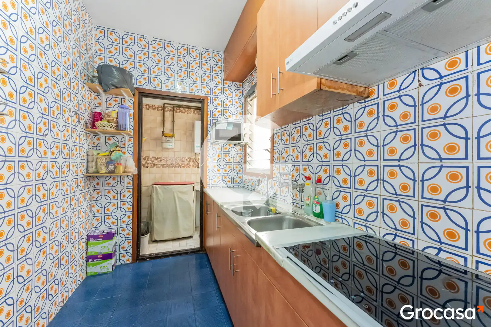 Kitchen of Flat for sale in Cornellà de Llobregat  with Air Conditioner, Storage room and Oven