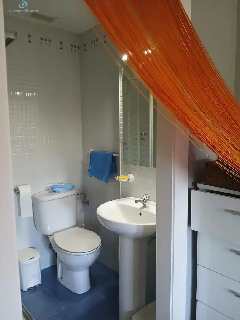 Bathroom of Flat for sale in Cádiz