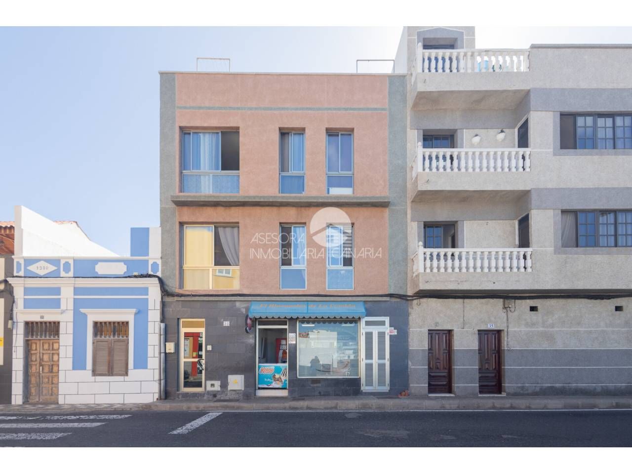 Vista exterior de Pis en venda en Arucas amb Aire condicionat i Traster