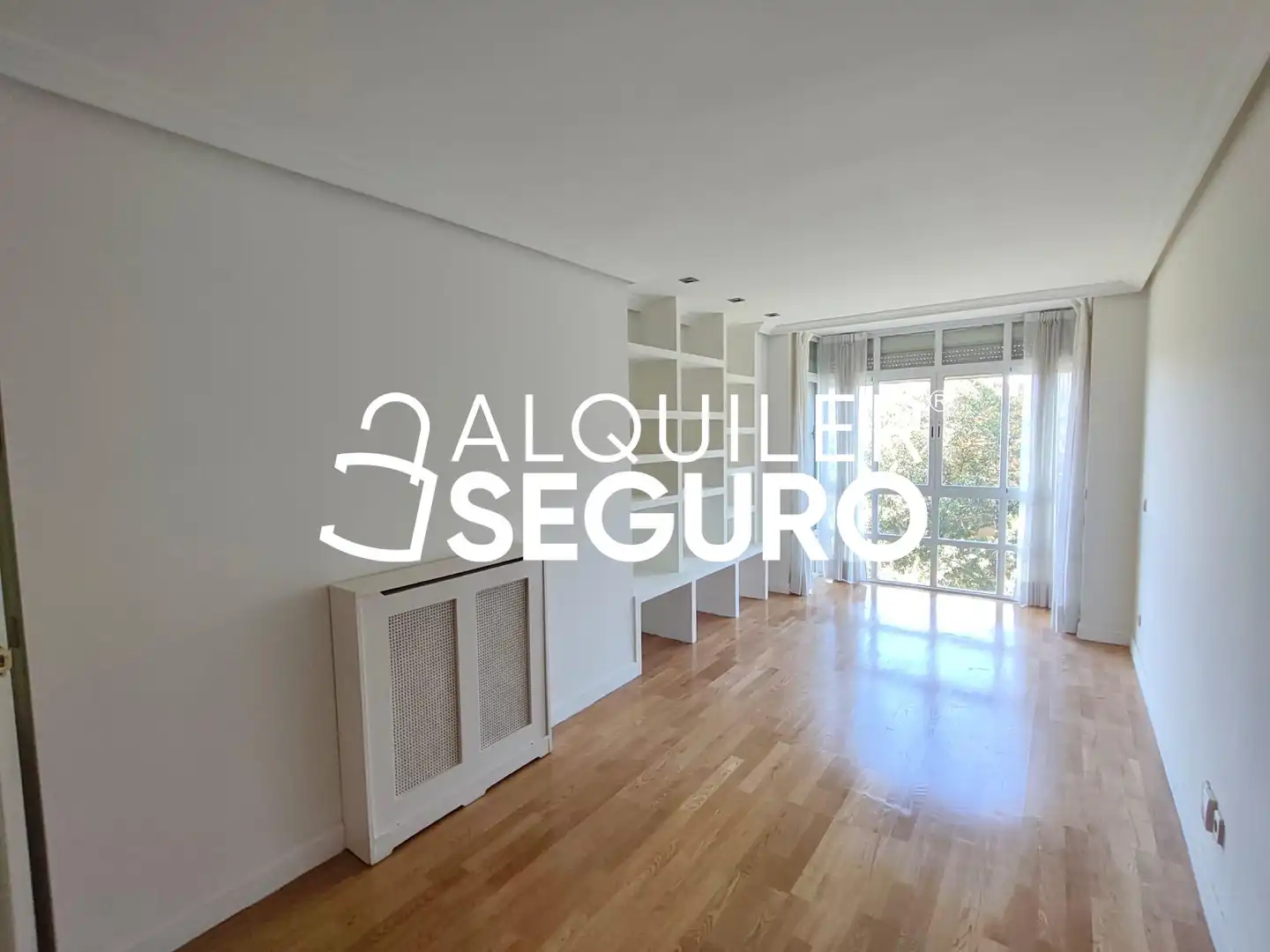 Habitación de Piso de alquiler en Madrid con Aire acondicionado, Calefacción y Piscina