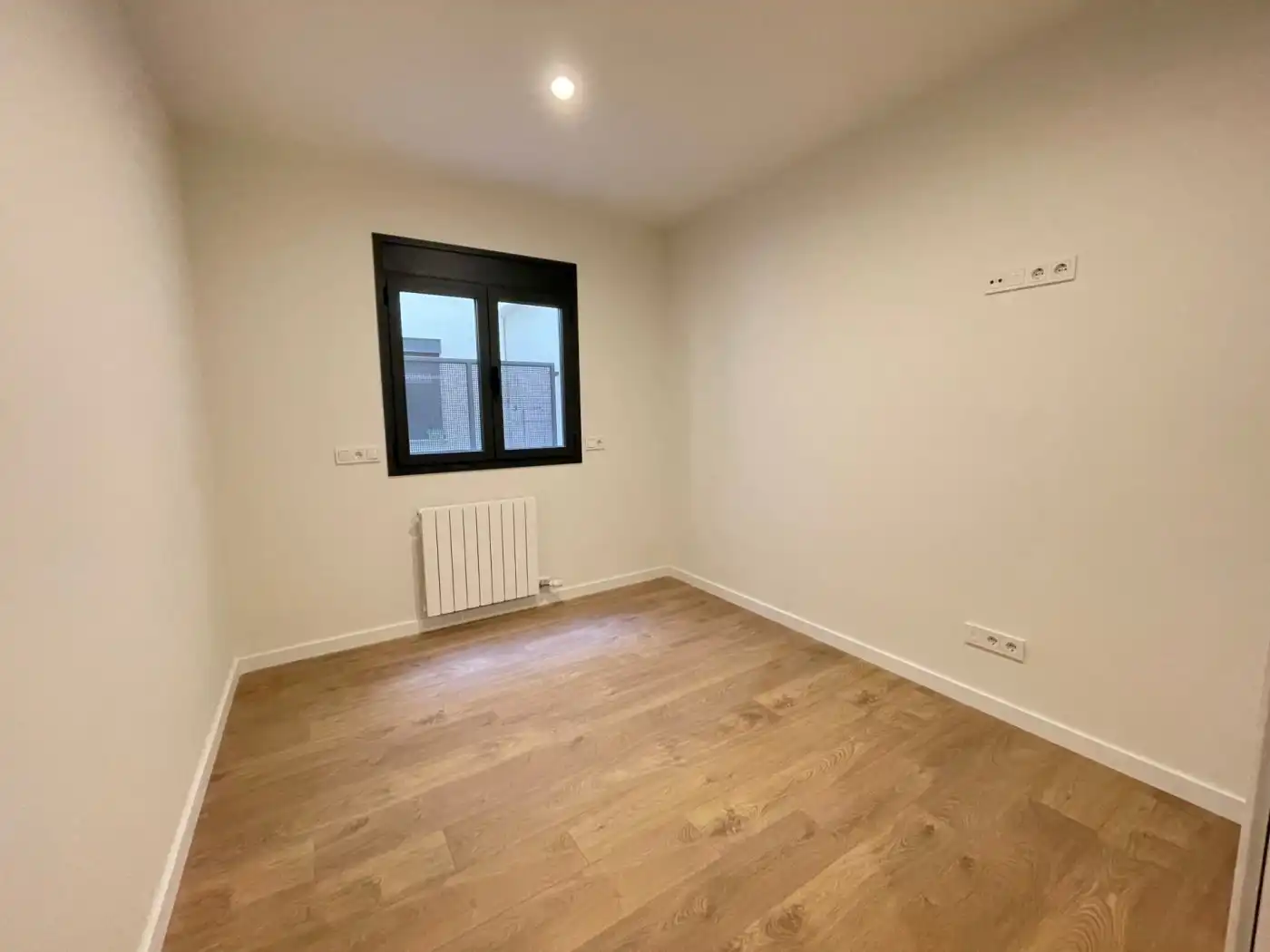 Bedroom of Flat for rent in Manresa  with Air Conditioner, Heating and Parquet flooring