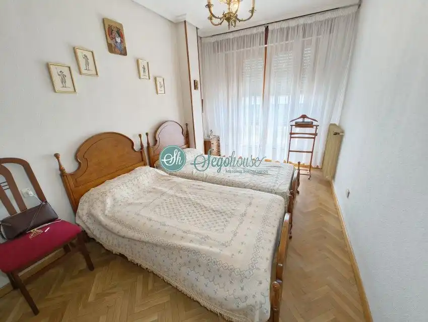 Habitación de Piso en venta en Segovia con Calefacción, Terraza y Trastero