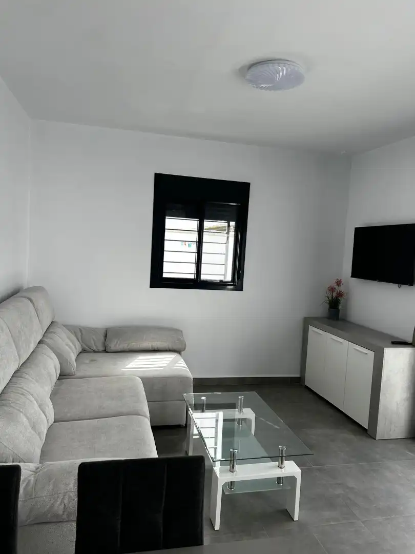 Sala d'estar de Casa o xalet en venda en Chiclana de la Frontera amb Calefacció, Jardí privat i Traster