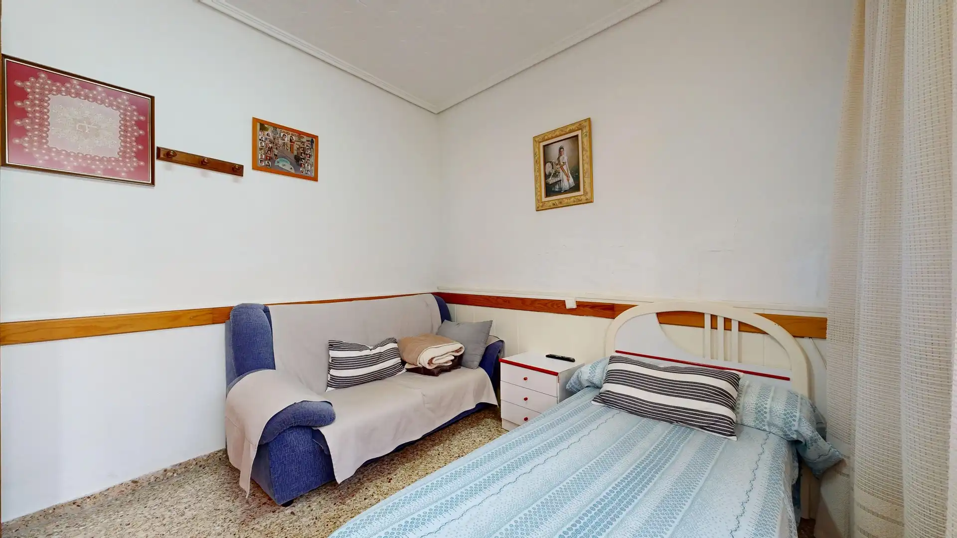 Dormitori de Casa o xalet en venda en Chiva amb Terrassa i Traster