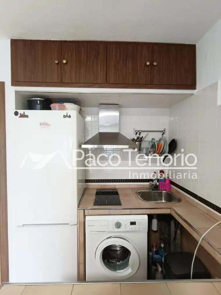 Cocina de Apartamento de alquiler en La Antilla con Amueblado, Lavadora y Microondas