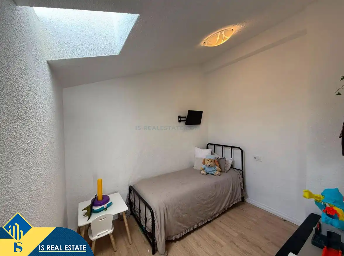 Habitación de Dúplex en venta en Torrevieja con Calefacción, Terraza y Amueblado