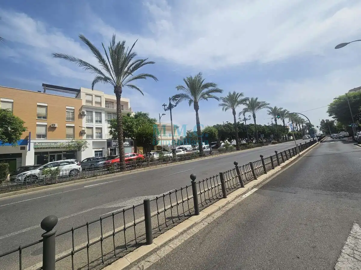 Vista exterior de Piso en venta en Roquetas de Mar con Terraza y Amueblado
