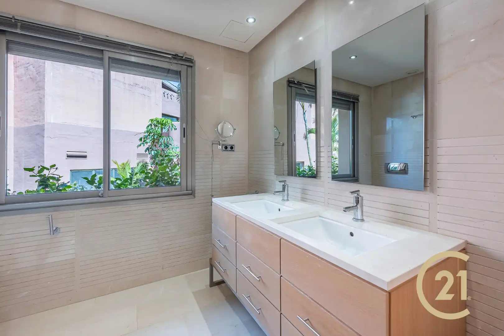 Baño de Apartamento en venta en Marbella con Aire acondicionado, Terraza y Trastero
