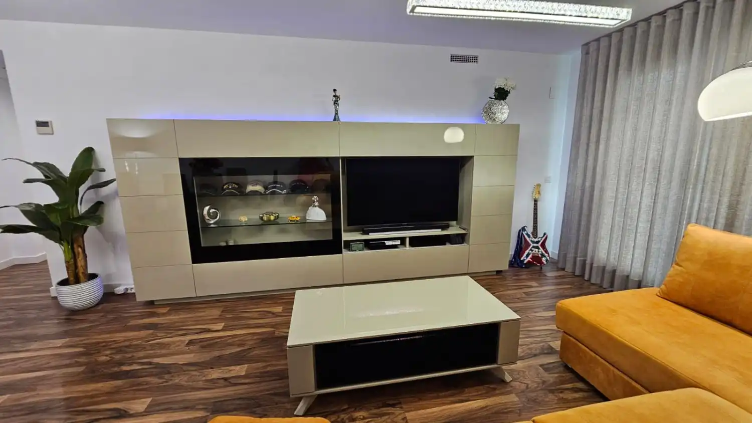 Living room of Apartments for rent in Torrent  with Air Conditioner, Heating and Parquet flooring