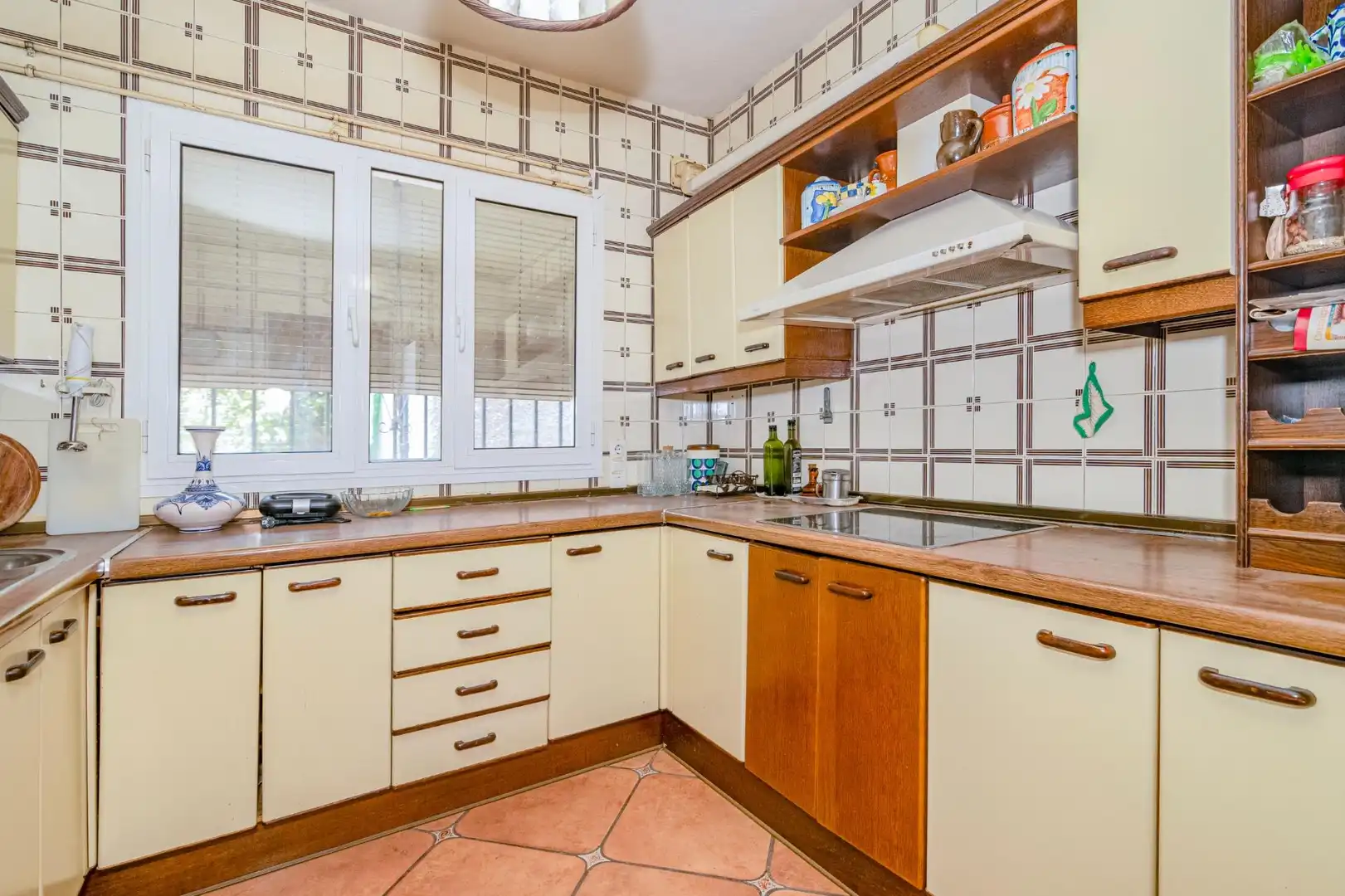 Cocina de Casa o chalet en venta en Granada con Aire acondicionado, Calefacción y Jardín privado