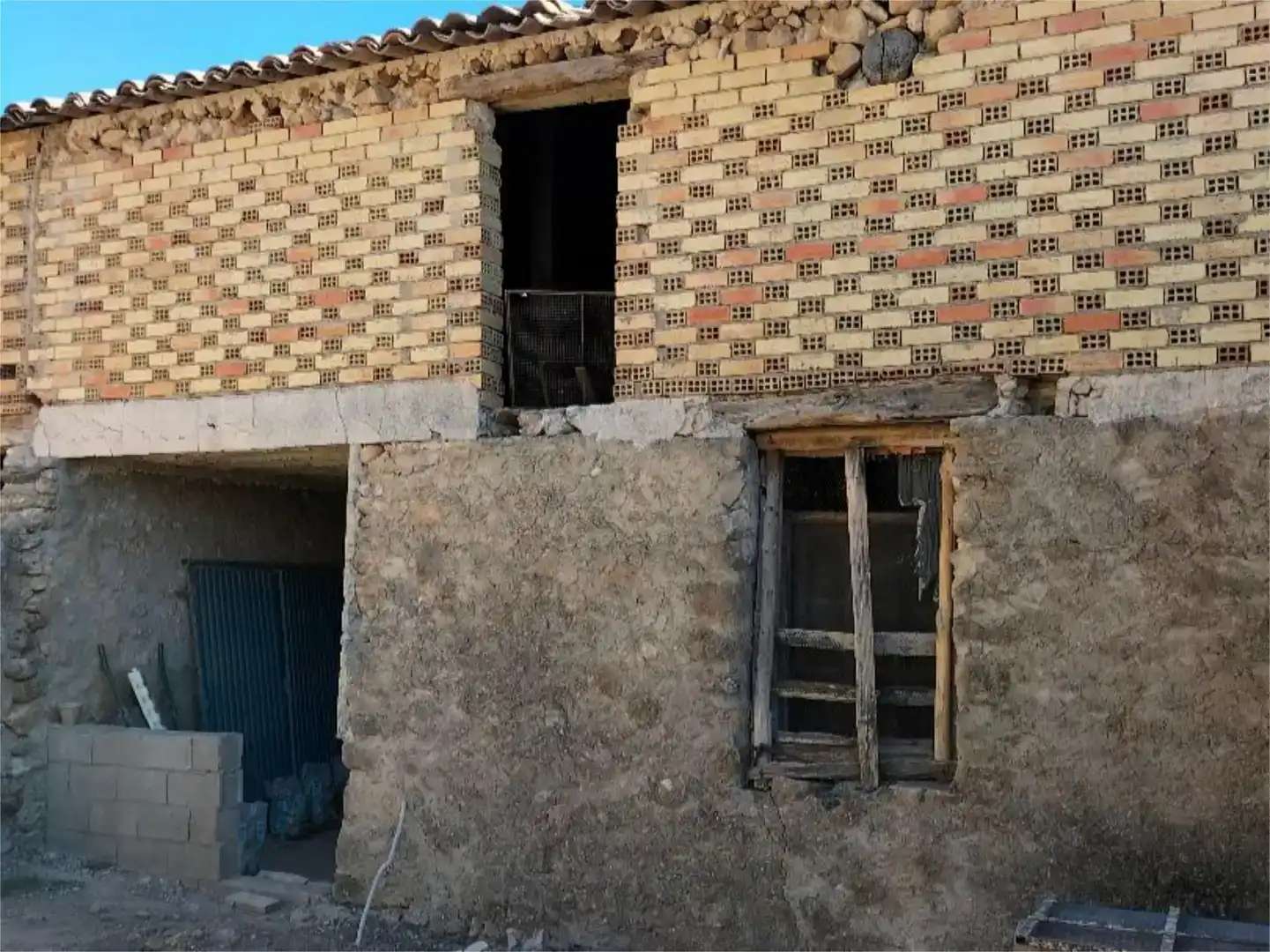 Vista exterior de Casa adosada en venda en Albendea