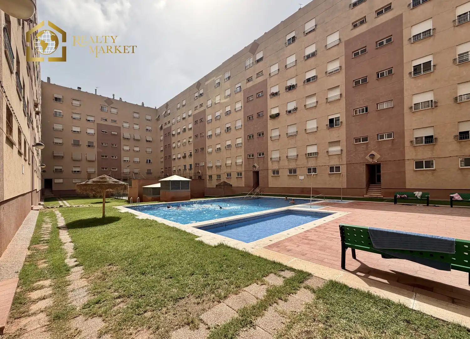 Exterior view of Flat for sale in Valencia  with Private garden, Furnished and Washing machine