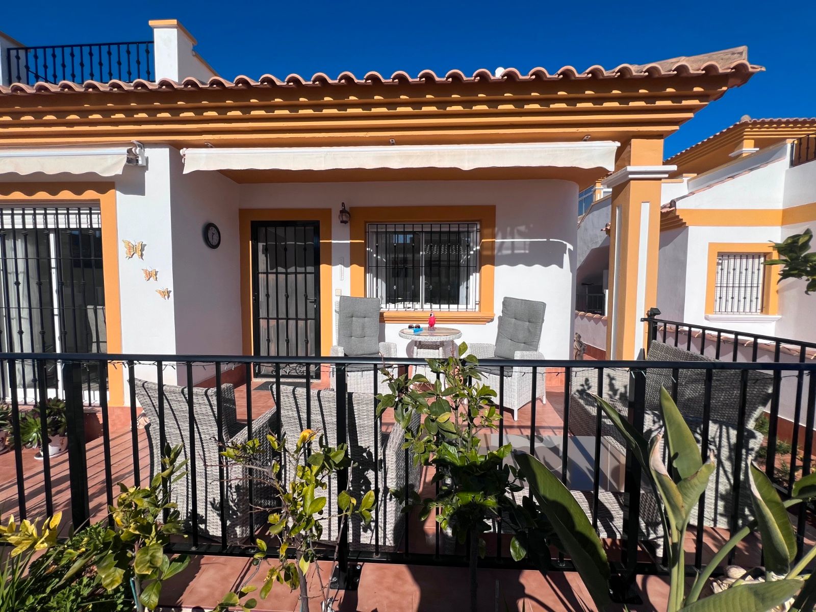 Vista exterior de Local en venda en Jacarilla