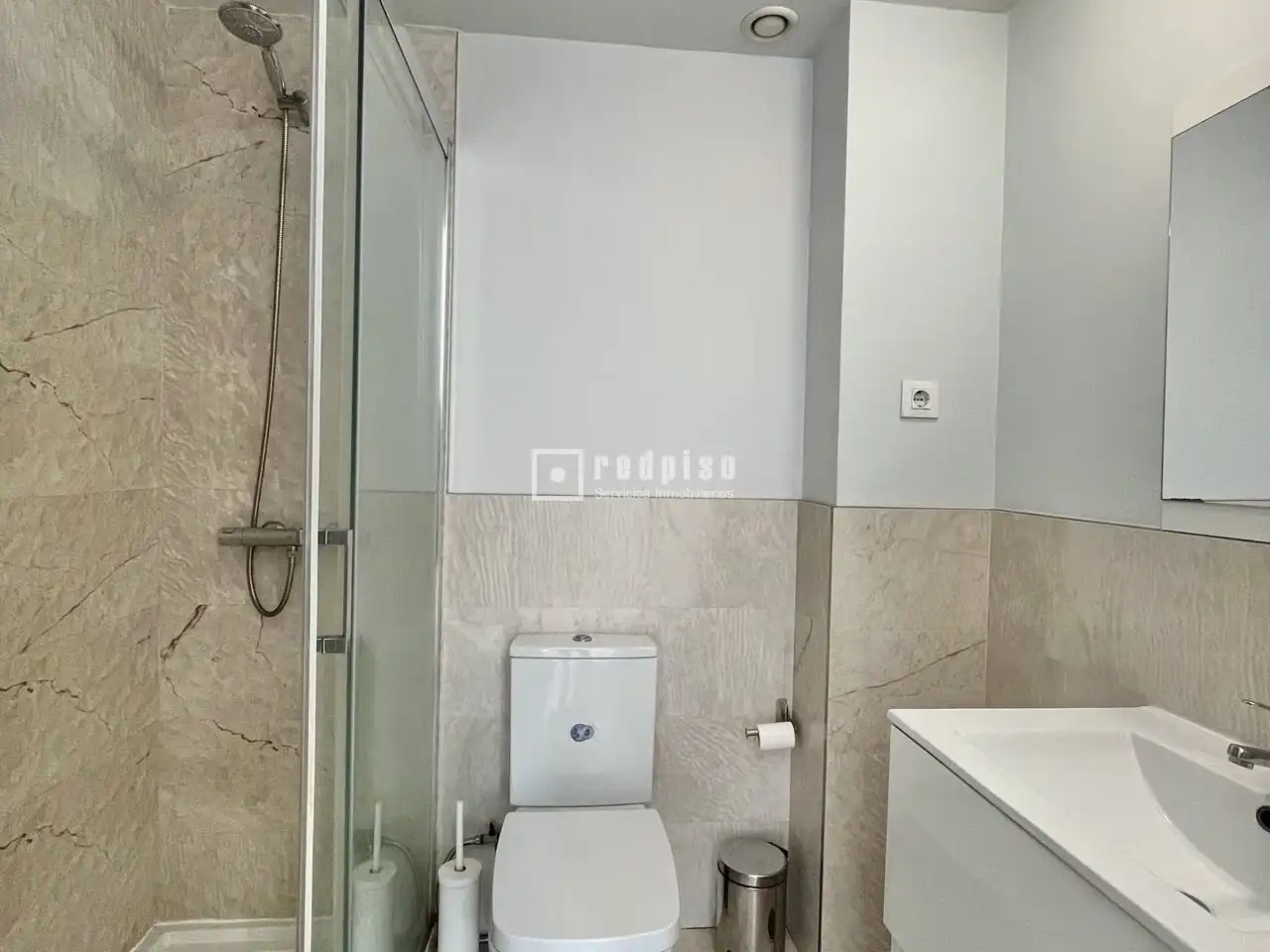 Badezimmer von Wohnung zur Miete in Madrid mit Klimaanlage, Heizung und Terrasse