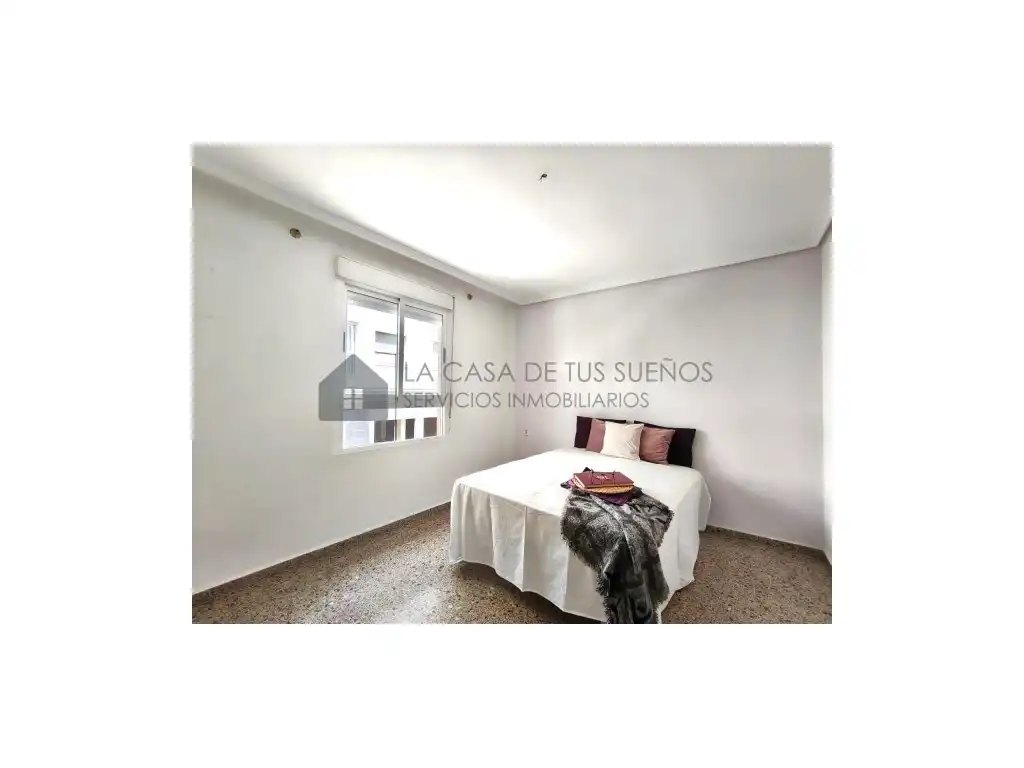 Bedroom of Flat for sale in Sax