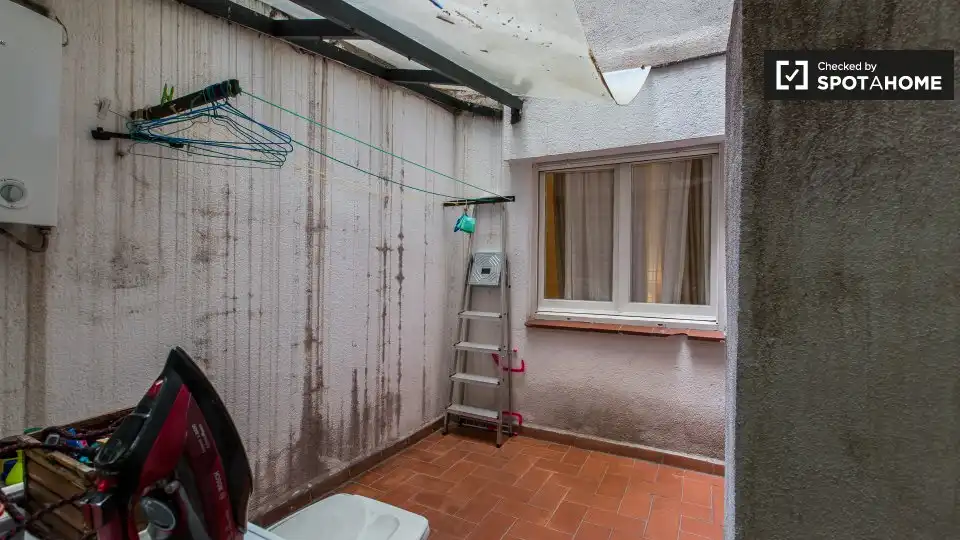 Flat for share in Barcelona  with Air Conditioner, Heating and Terrace