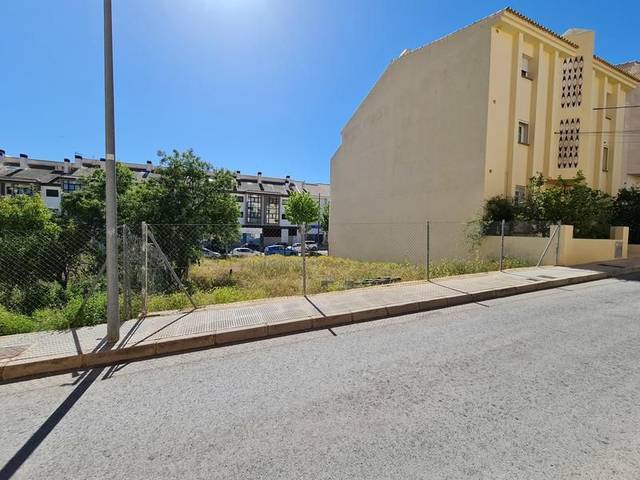 Terreno residencial en Venta en Avinguda de la Marina Baixa, 22 en La Nucia Pueblo