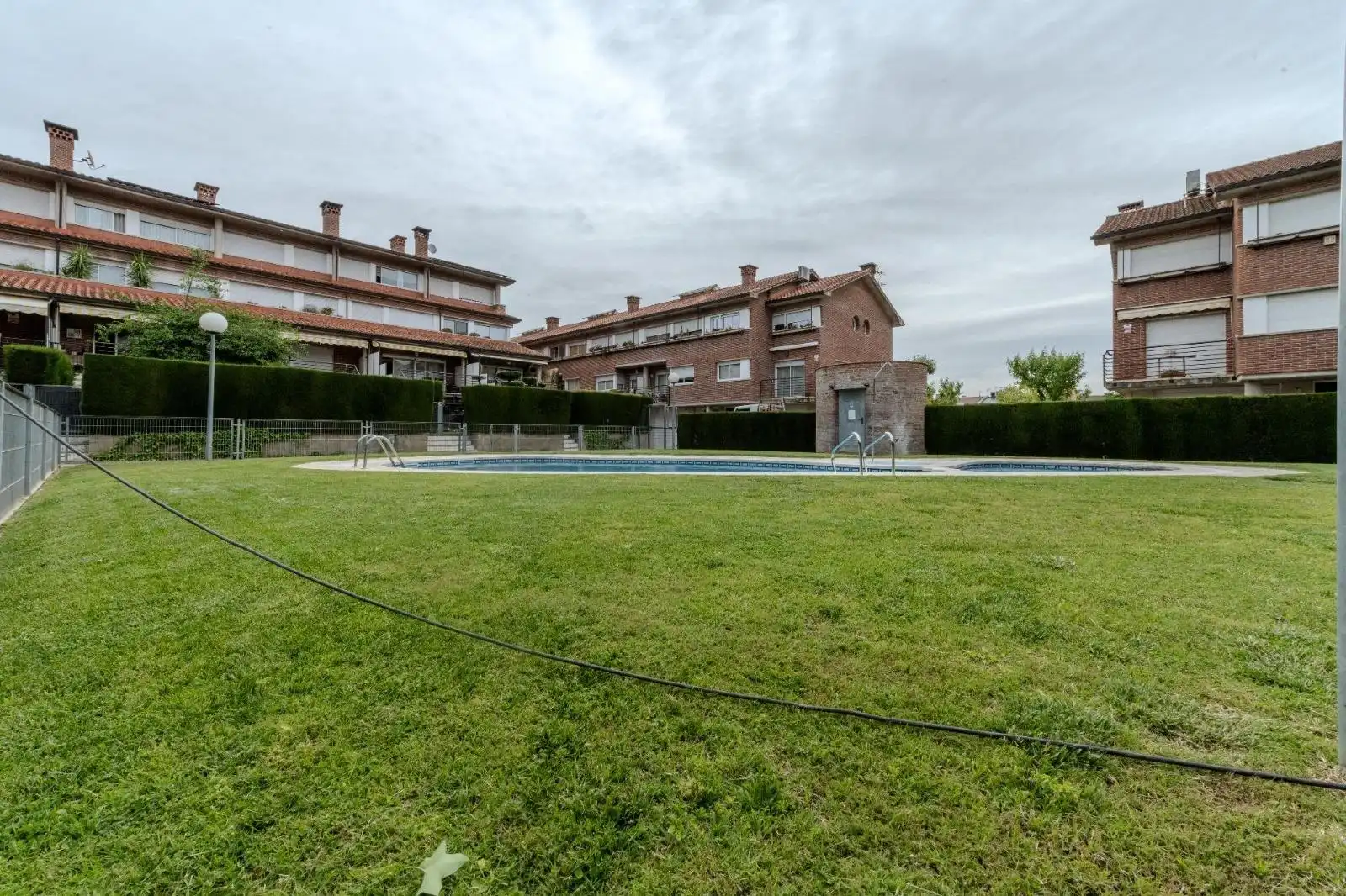 Piscina de Casa o xalet en venda en Castellar del Vallès amb Aire condicionat, Calefacció i Jardí privat