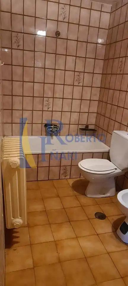 Baño de Casa o chalet en venta en Fresno de la Vega con Calefacción y Jardín privado