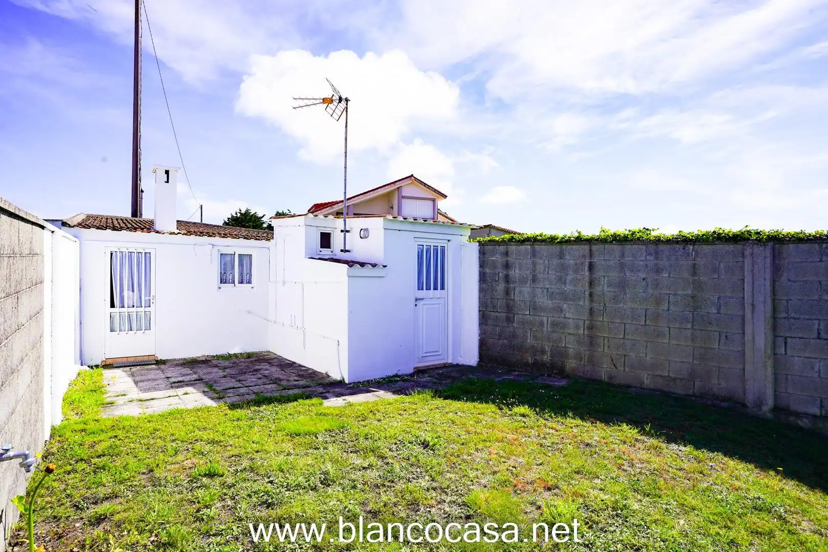 Jardí de Finca rústica en venda en Malpica de Bergantiños amb Jardí privat i Moblat