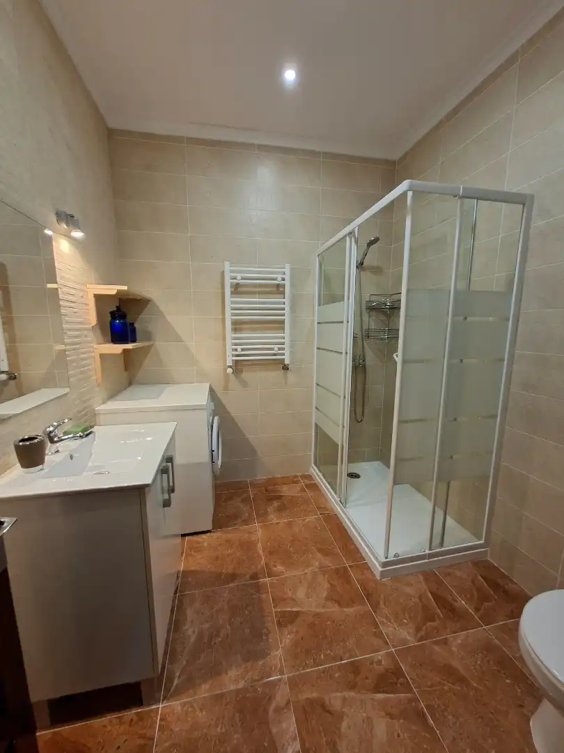 Baño de Piso en venta en Pravia con Calefacción, Trastero y Amueblado